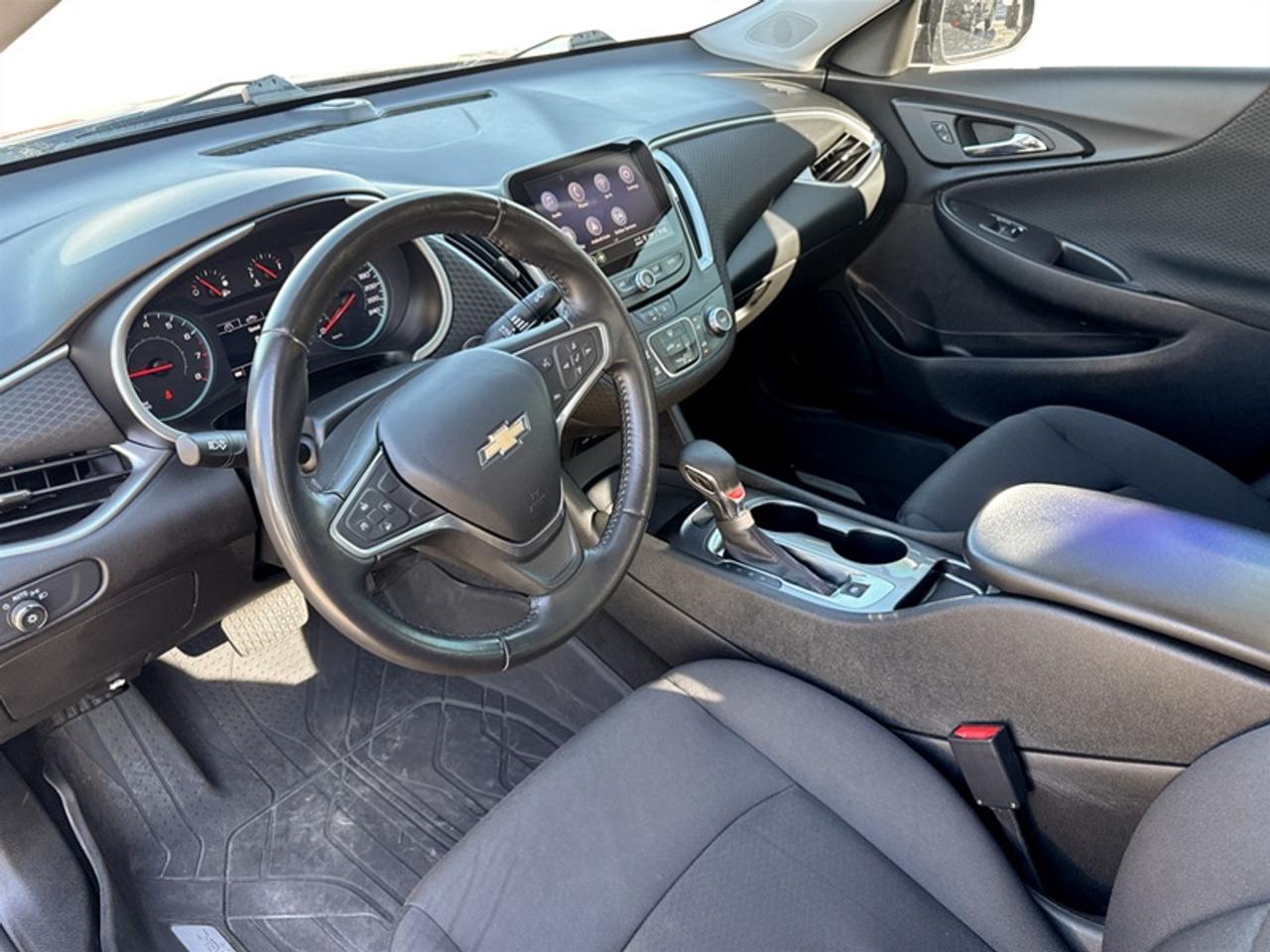 2022 Chevrolet Malibu RS Photo