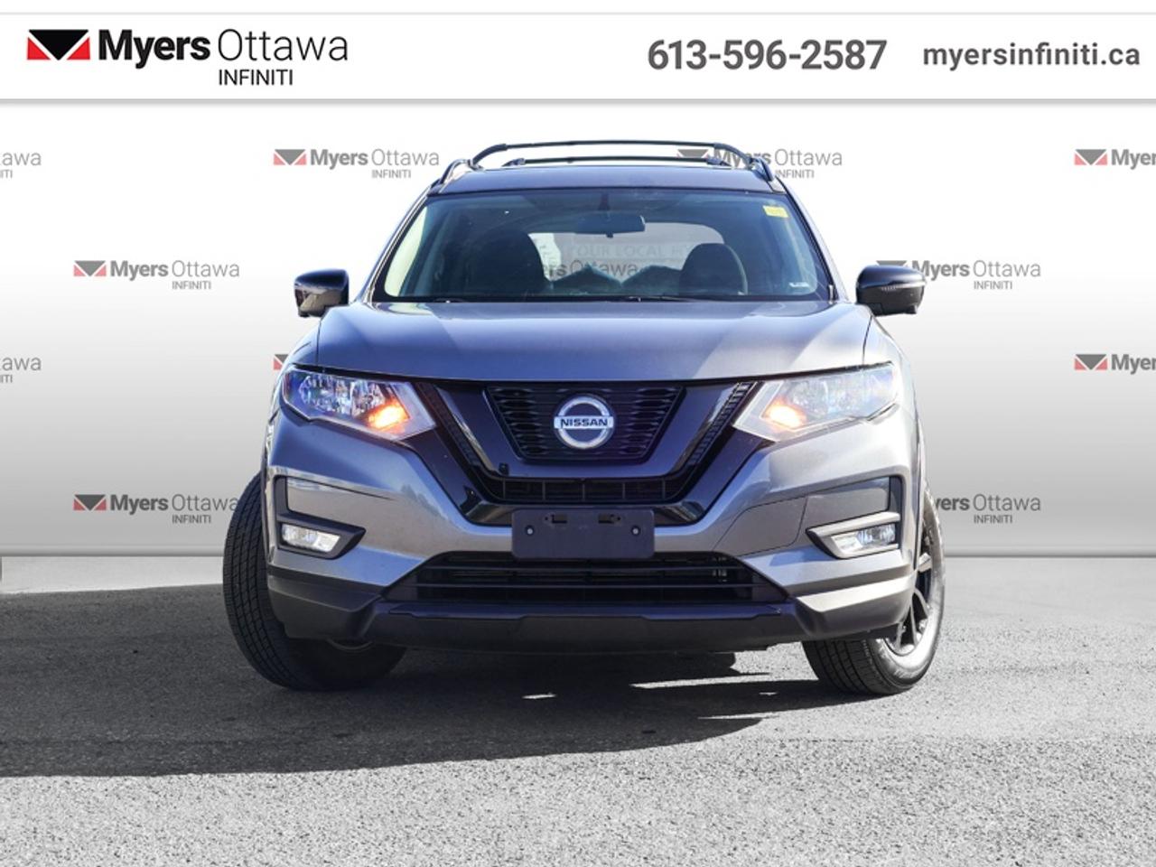 2018 Nissan Rogue AWD SV Moonroof  Midnight Edition, Clean CarFax Photo1