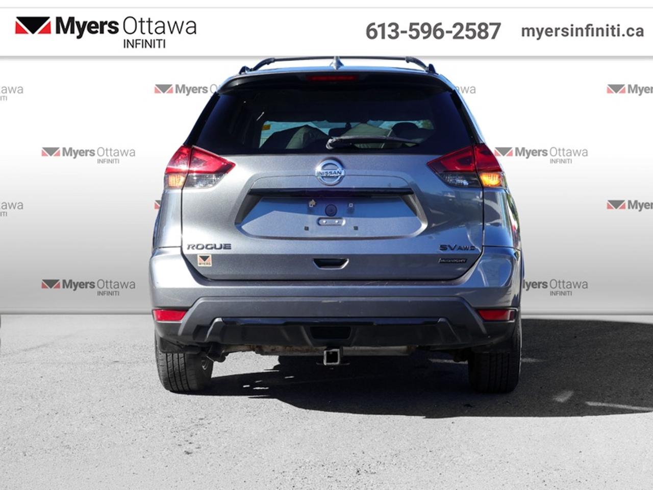 2018 Nissan Rogue AWD SV Moonroof  Midnight Edition, Clean CarFax Photo