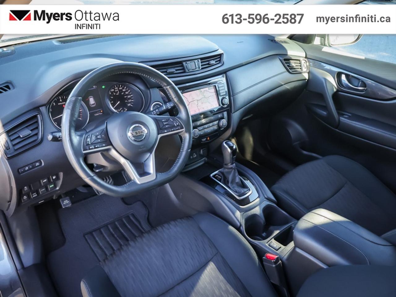 2018 Nissan Rogue AWD SV Moonroof  Midnight Edition, Clean CarFax Photo
