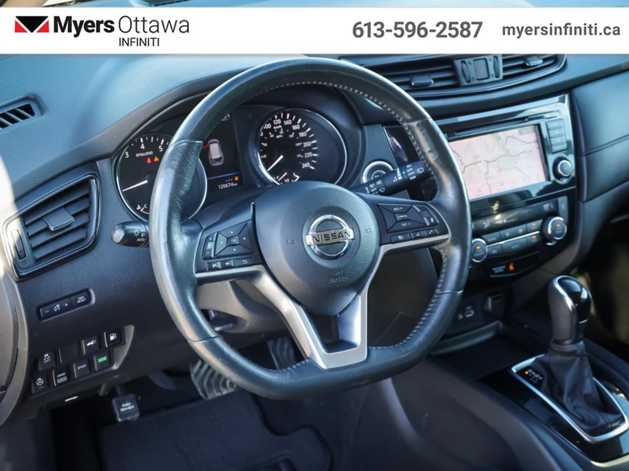2018 Nissan Rogue AWD SV Moonroof  Midnight Edition, Clean CarFax Photo