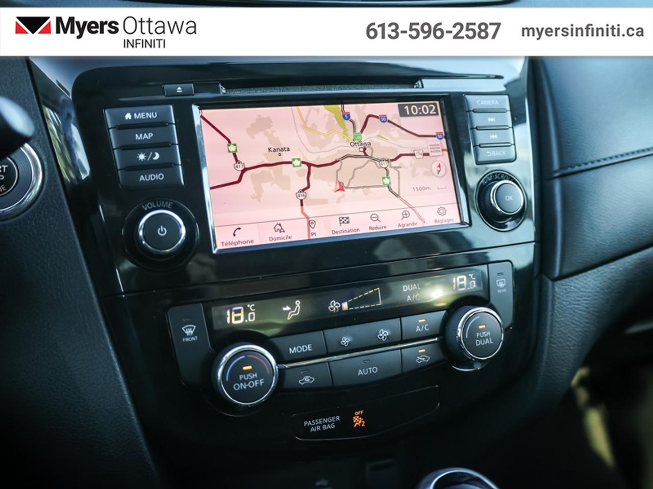 2018 Nissan Rogue AWD SV Moonroof  Midnight Edition, Clean CarFax Photo