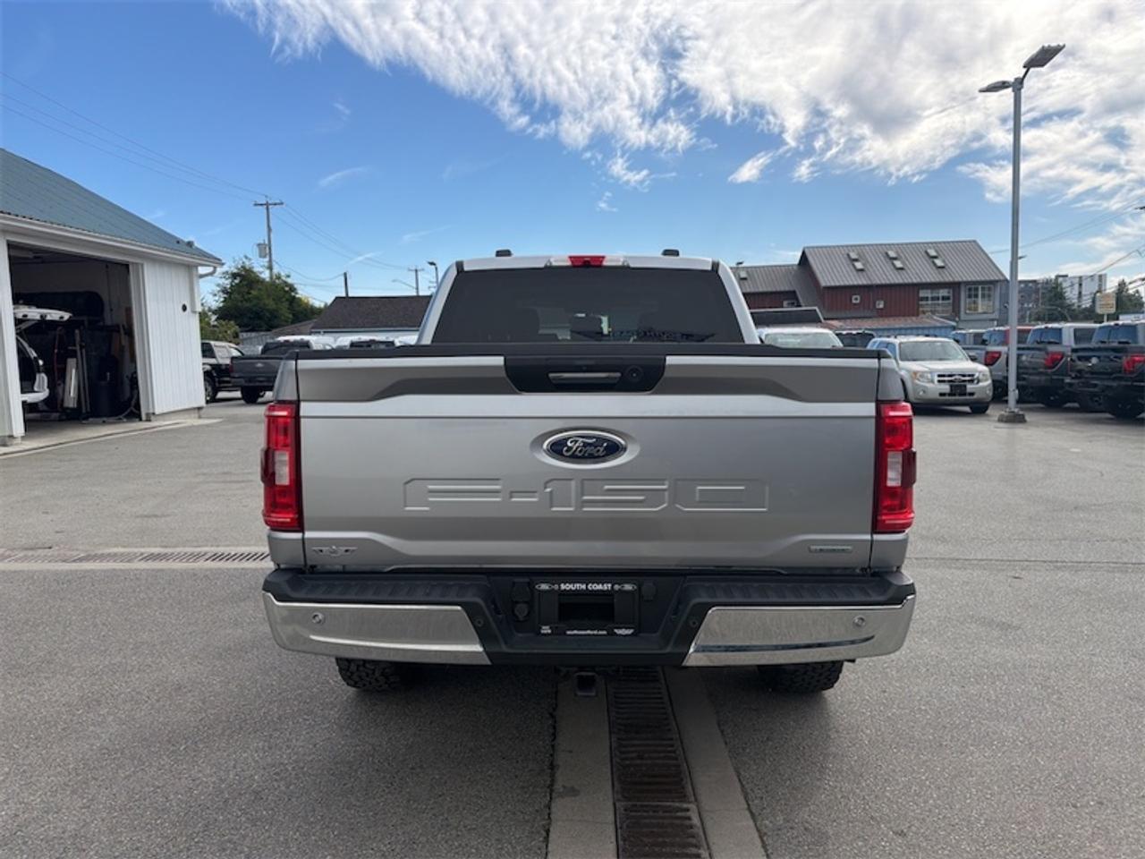 2021 Ford F-150 XLT Photo3