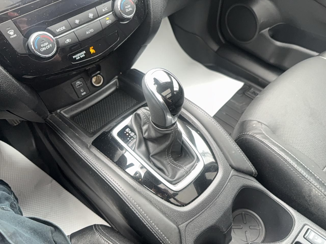 2017 Nissan Rogue SL Platinum