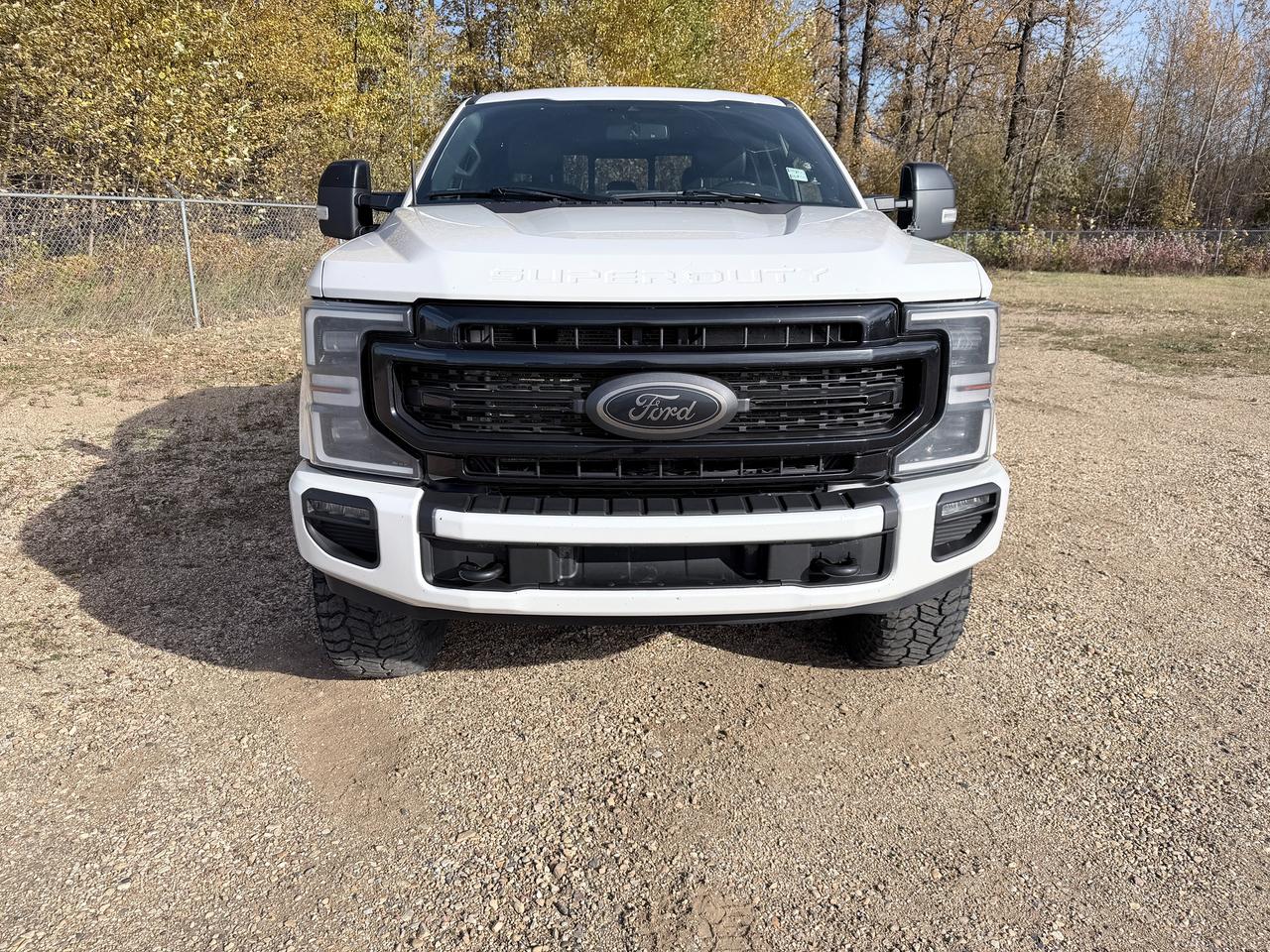 2022 Ford F-350 Super Duty SRW Lariat Photo2