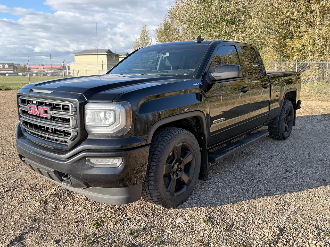 2017 GMC Sierra 1500 Base Photo0