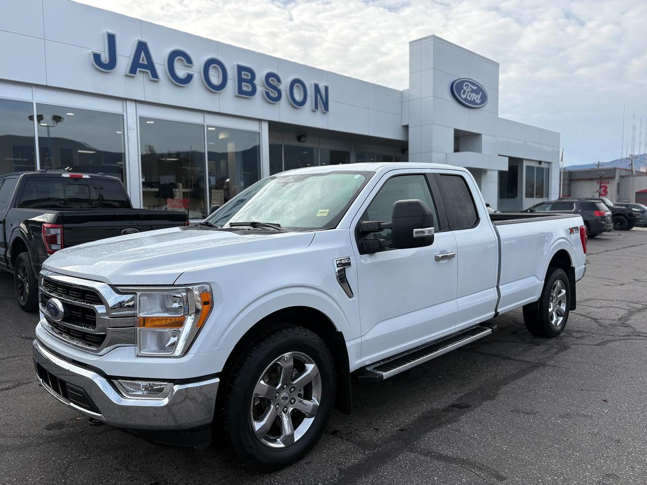 2023 Ford F-150 XLT Photo0