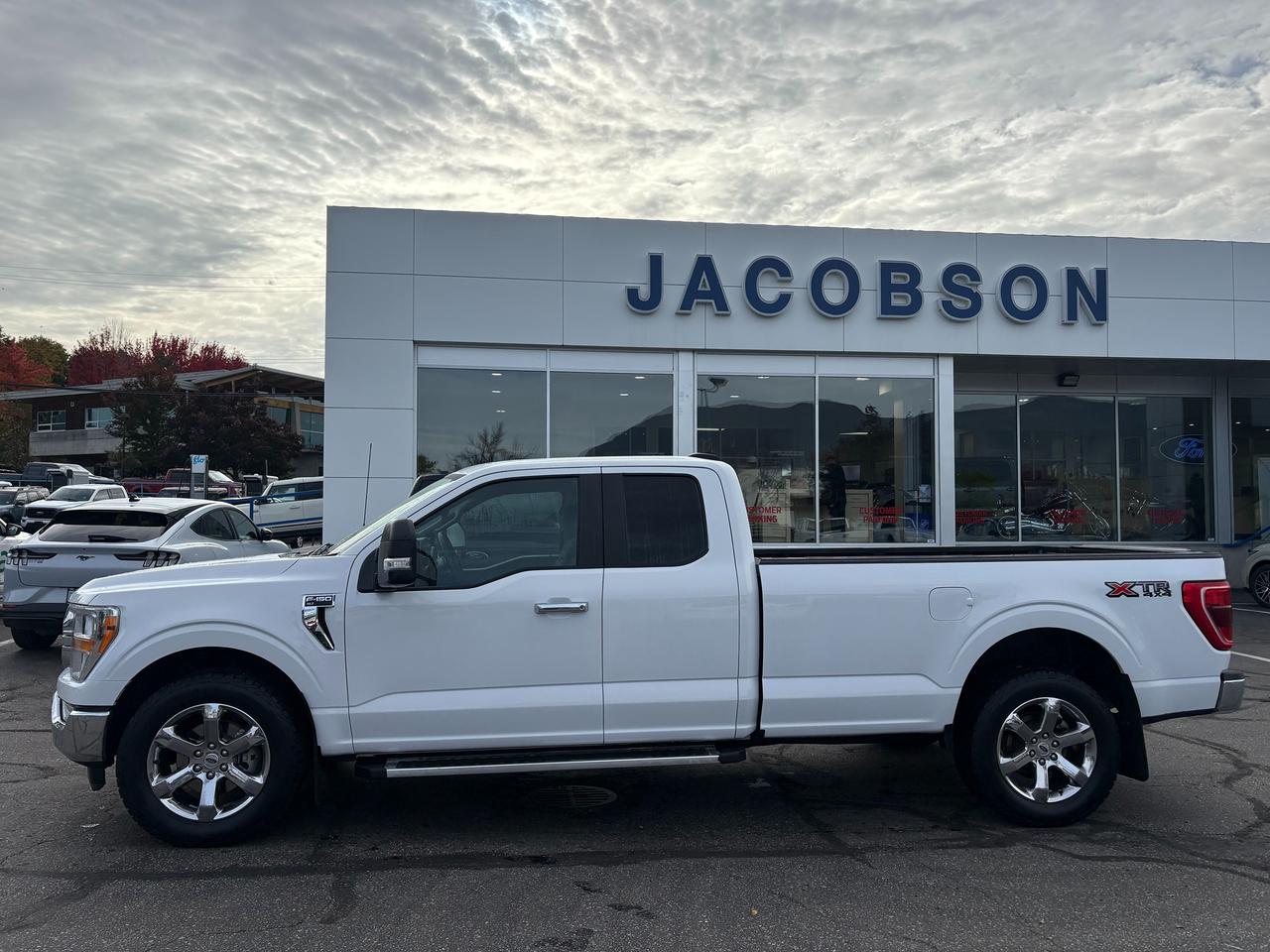 2023 Ford F-150 XLT Photo1