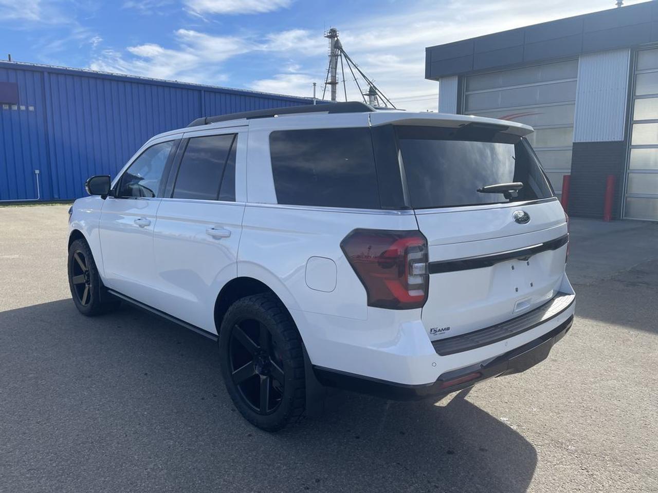 2024 Ford Expedition Limited  Photo4