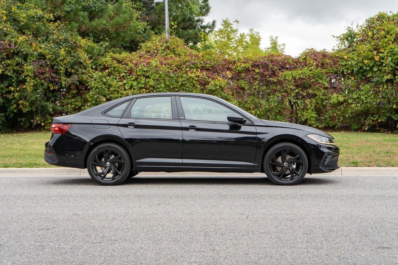 2025 Volkswagen Jetta Comfortline Sport Photo