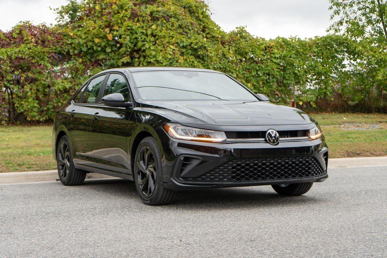 2025 Volkswagen Jetta Comfortline Sport Photo
