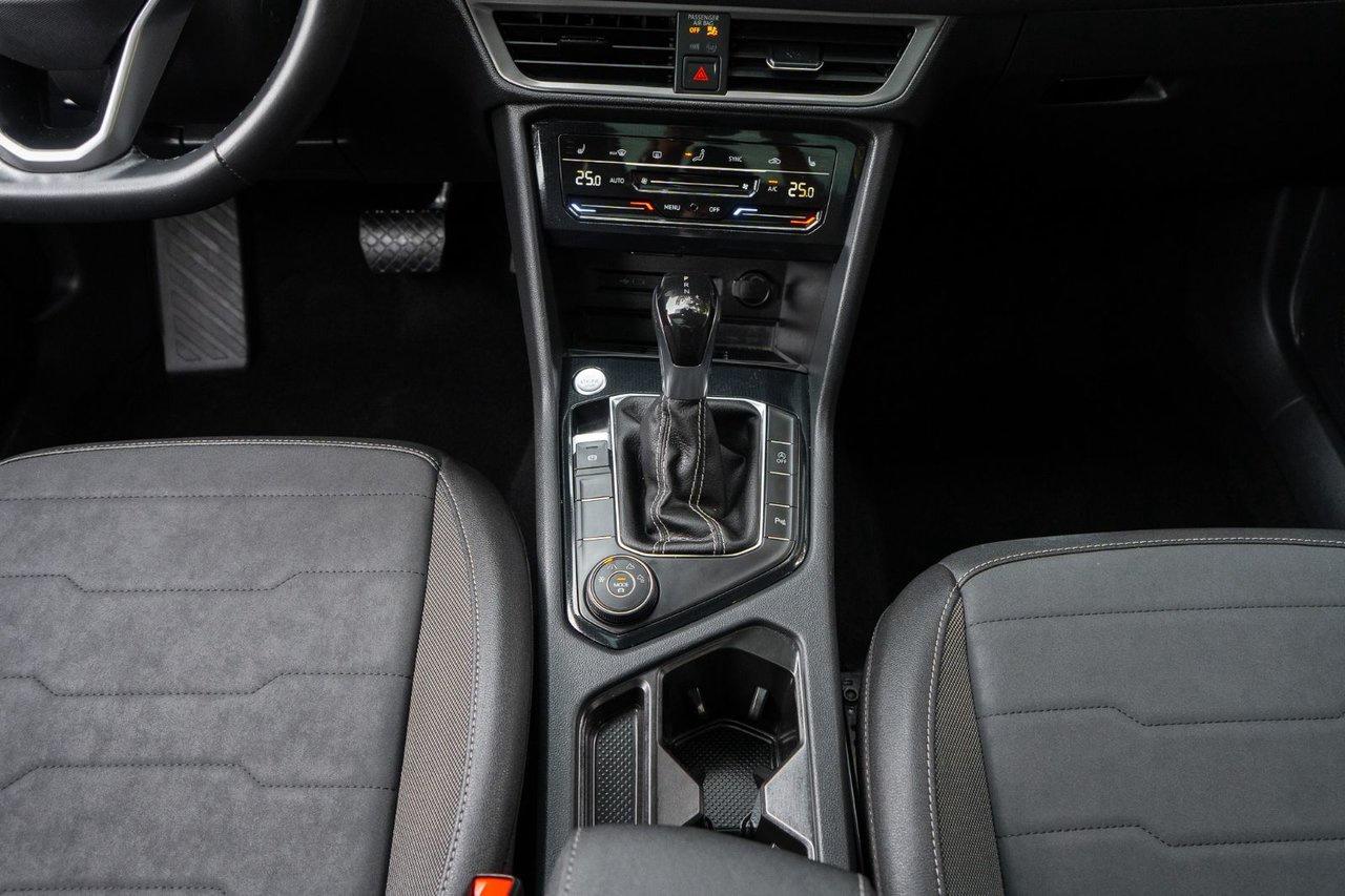 2025 Volkswagen Taos Comfortline Black Edition Photo