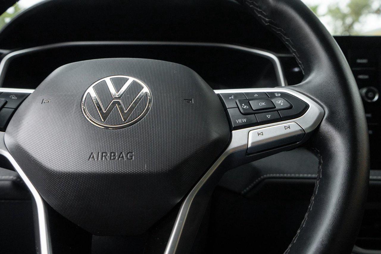 2025 Volkswagen Taos Comfortline Black Edition Photo