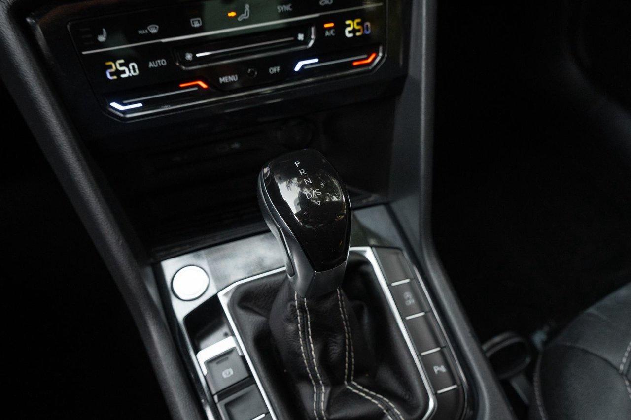 2025 Volkswagen Taos Comfortline Black Edition Photo