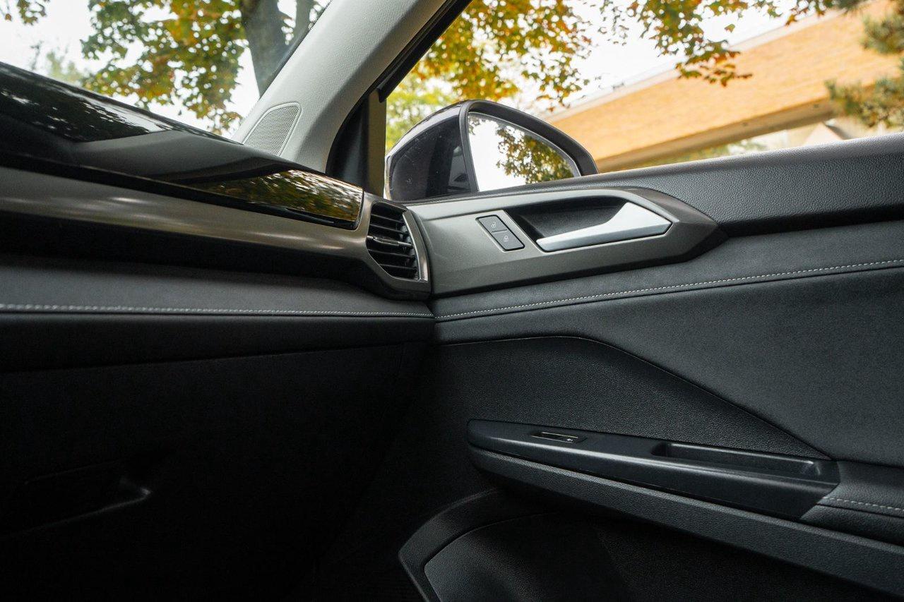 2025 Volkswagen Taos Comfortline Black Edition Photo