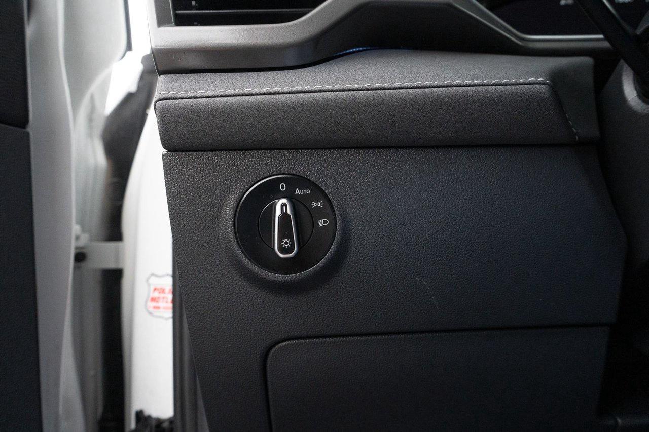 2025 Volkswagen Taos Comfortline Black Edition Photo