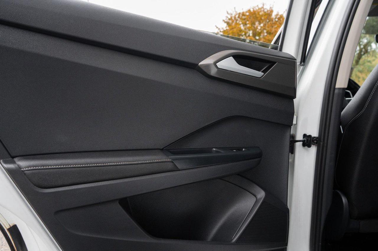 2025 Volkswagen Taos Comfortline Black Edition Photo