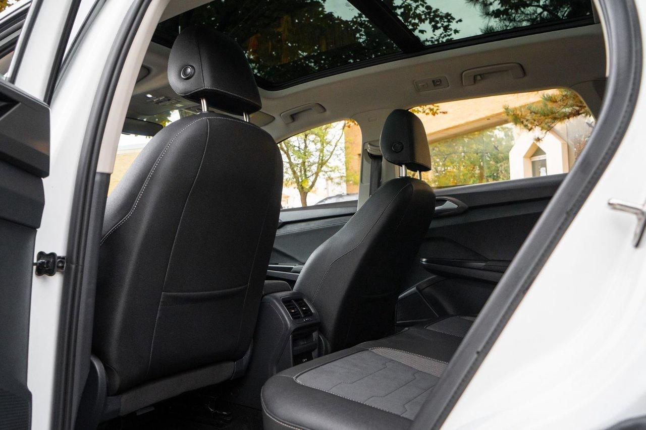 2025 Volkswagen Taos Comfortline Black Edition Photo
