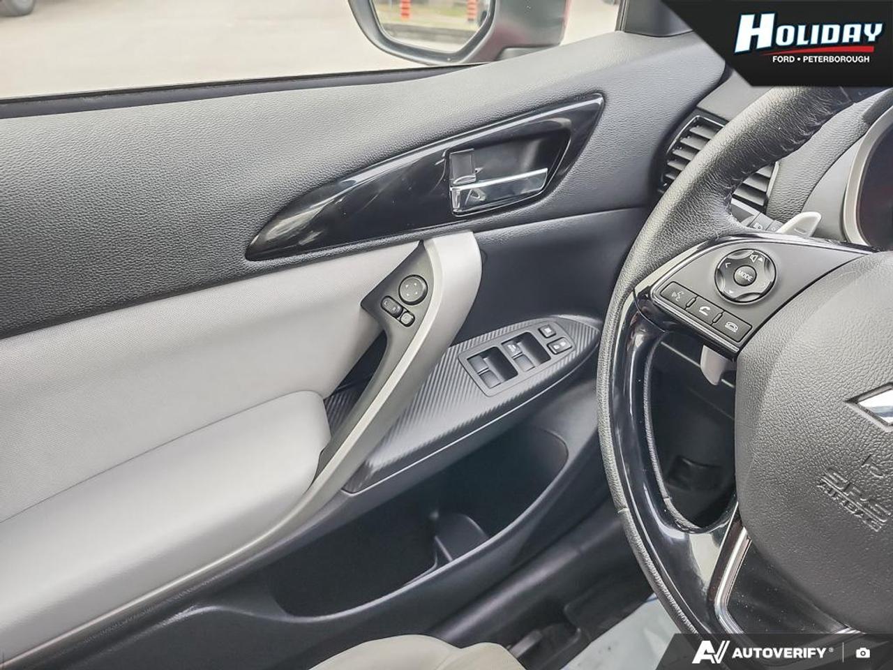 2022 Mitsubishi Eclipse Cross SE Photo