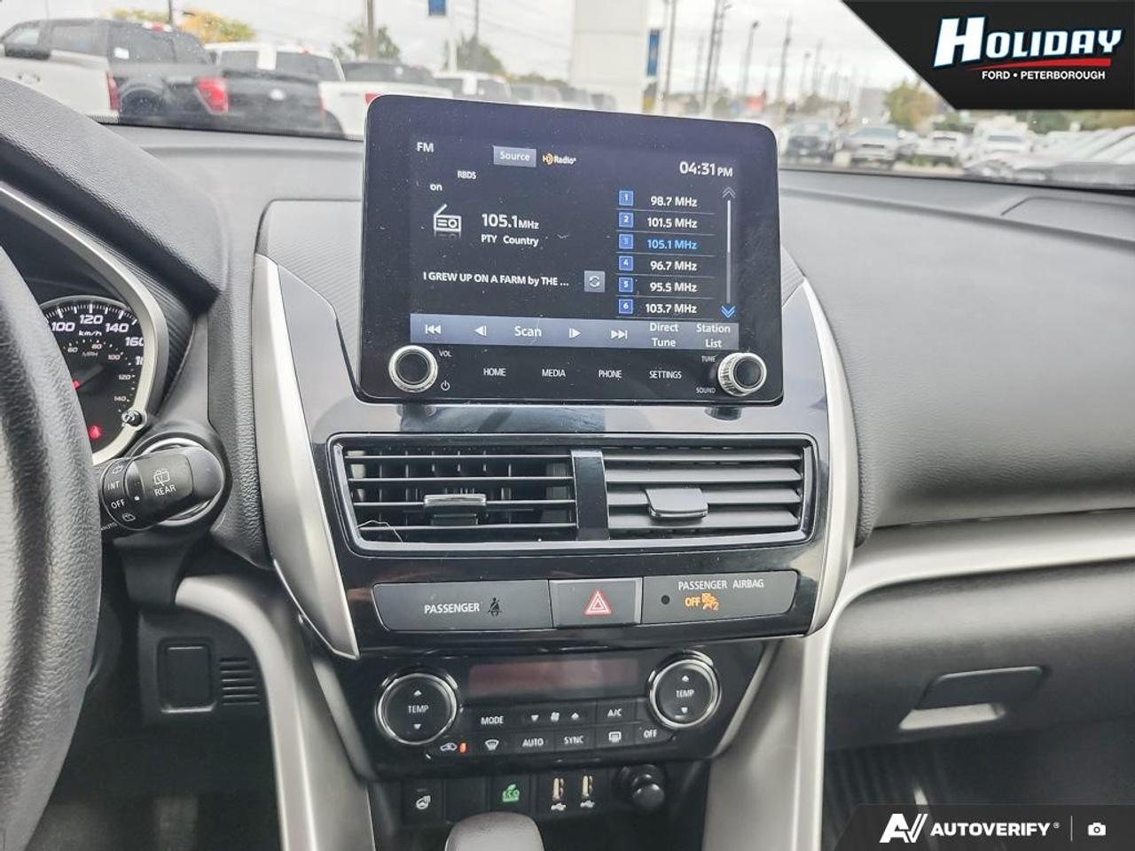 2022 Mitsubishi Eclipse Cross SE Photo