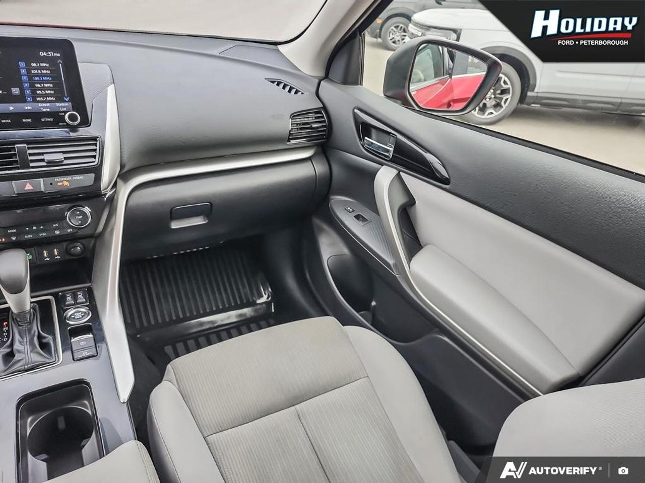 2022 Mitsubishi Eclipse Cross SE Photo