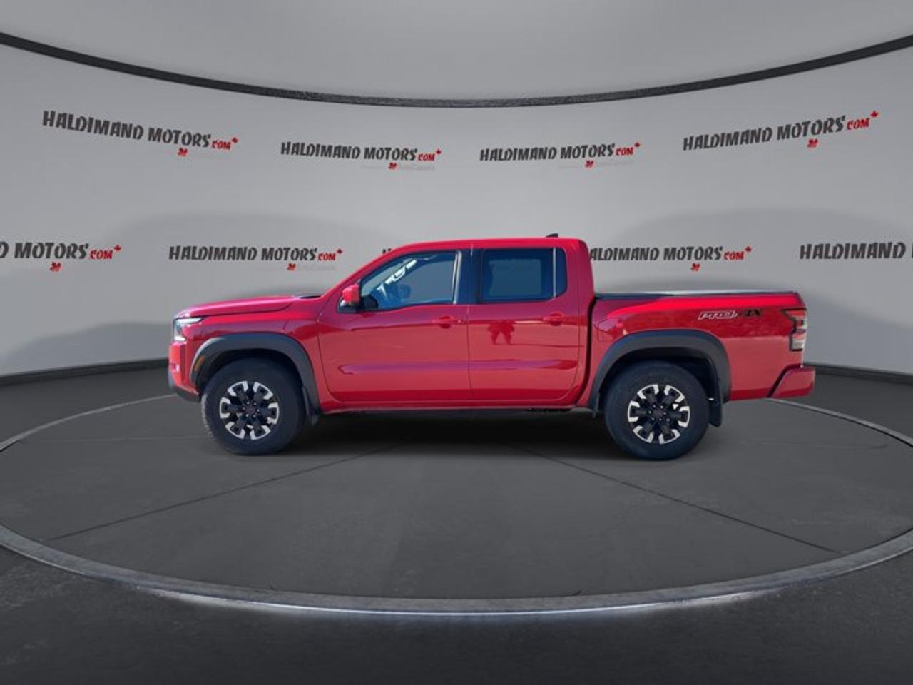2022 Nissan Frontier PRO-4X Crew Cab 5' Bed 4x4 | No Accidents Photo4
