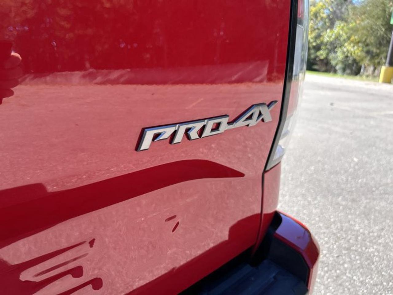2022 Nissan Frontier PRO-4X Crew Cab 5' Bed 4x4 | No Accidents Photo