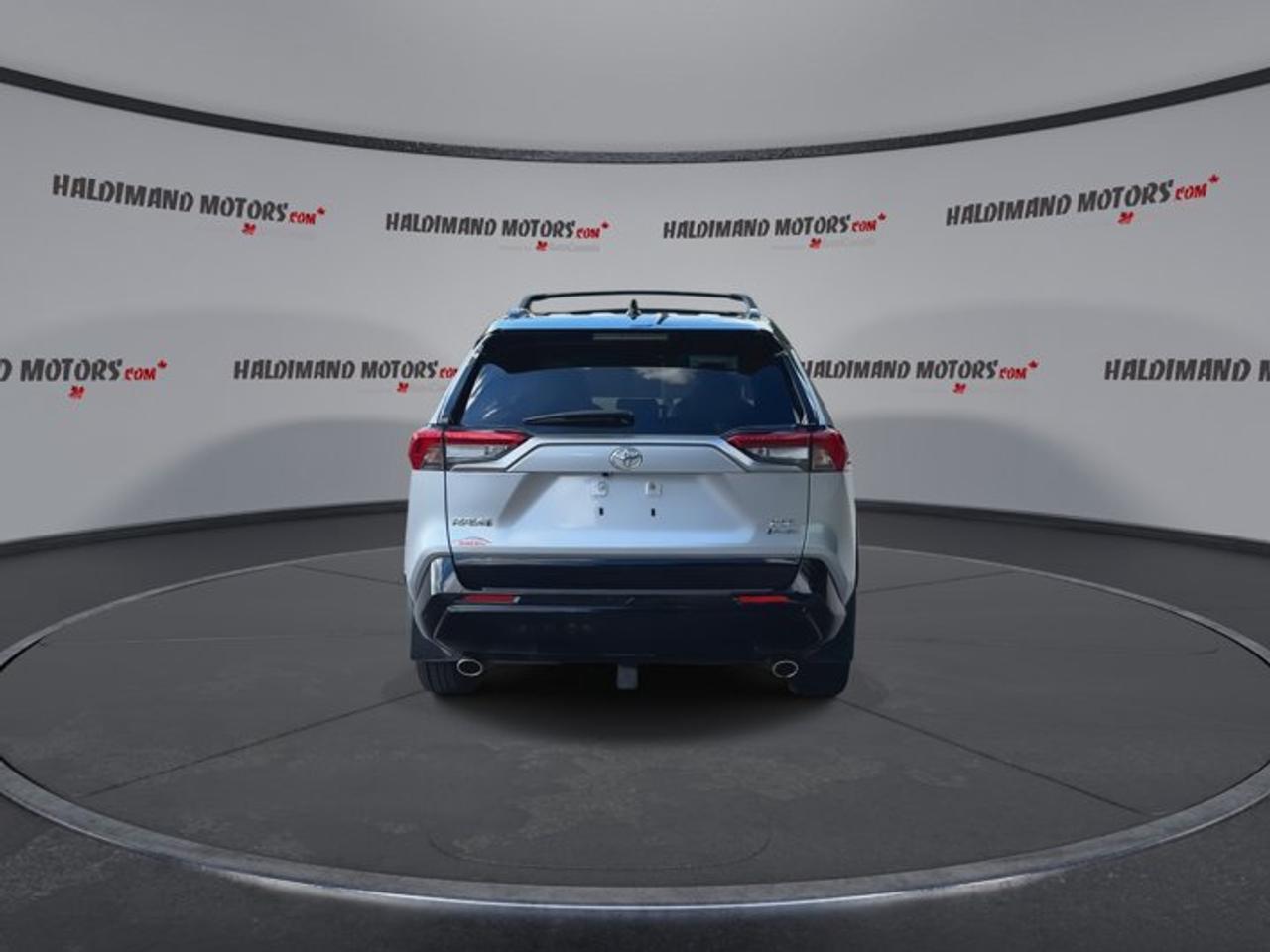2025 Toyota RAV4 Plug-In Hybrid XSE AWD | No Accidents | Leather Seats | Heated Steering Photo