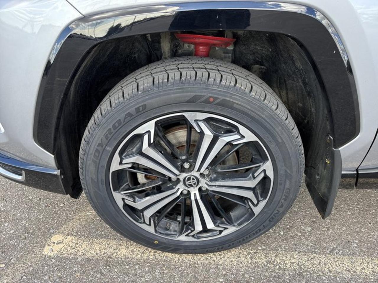 2025 Toyota RAV4 Plug-In Hybrid XSE AWD | No Accidents | Leather Seats | Heated Steering Photo