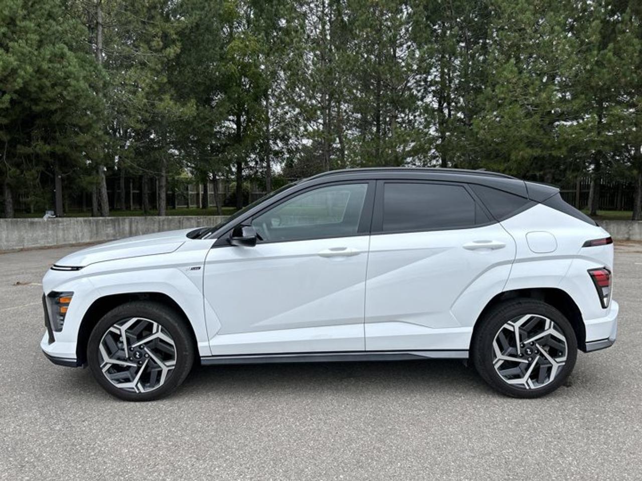 2025 Hyundai KONA N Line | No Accidents | Sunroof | Heated Steering Wheel Photo