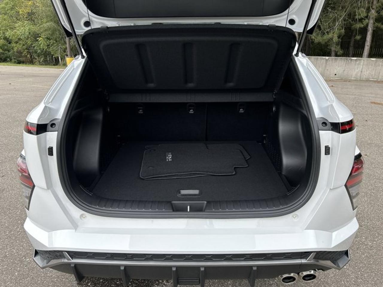 2025 Hyundai KONA N Line | No Accidents | Sunroof | Heated Steering Wheel Photo