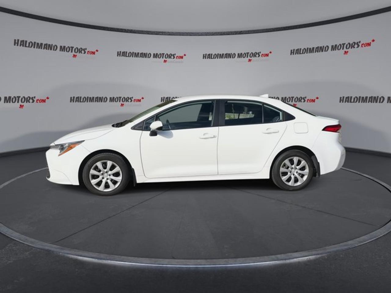 2024 Toyota Corolla LE | ONE OWNER | NO ACCIDENTS Photo4
