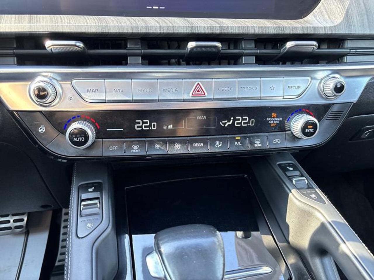 2023 Kia Telluride SX AWD | No Accidents | Vent. Front Seats | Heated Steering Photo