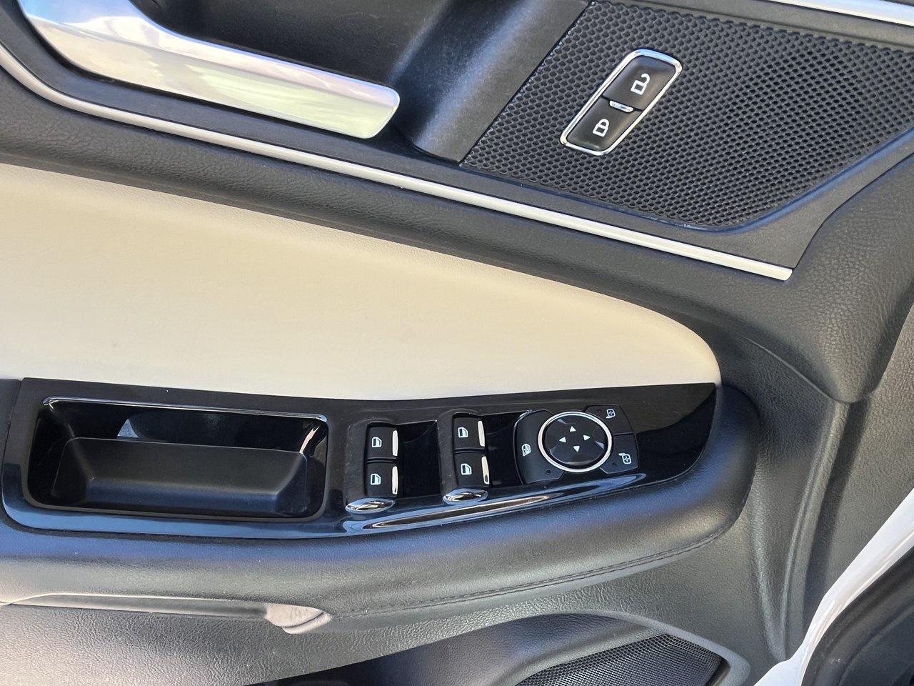 2018 Ford Edge SEL Photo