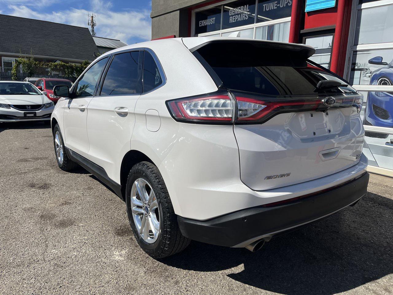 2018 Ford Edge SEL Photo