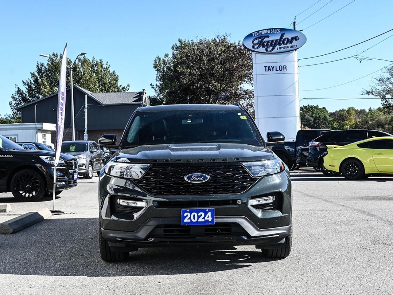 2024 Ford Explorer ST-Line Photo