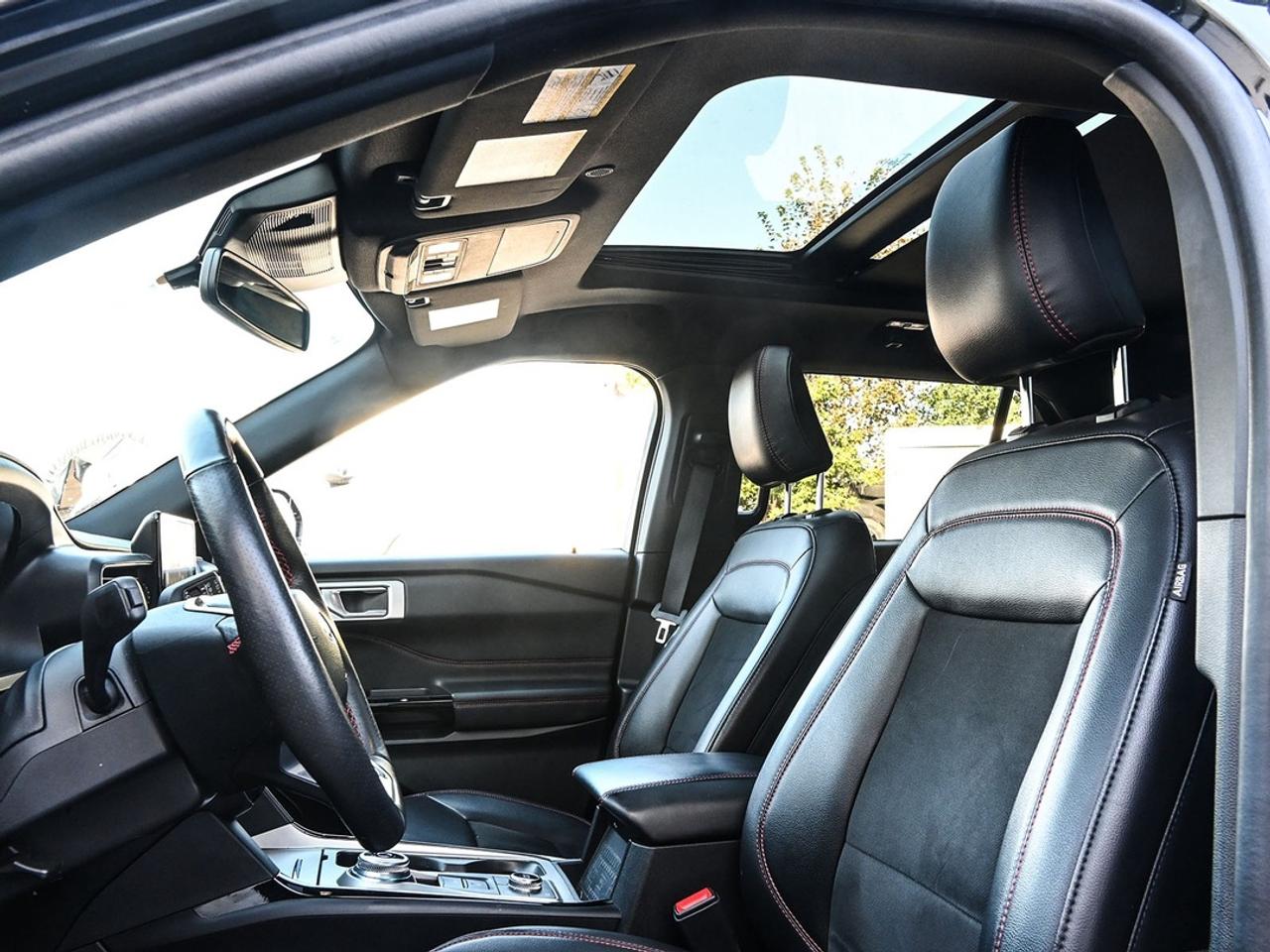 2024 Ford Explorer ST-Line Photo