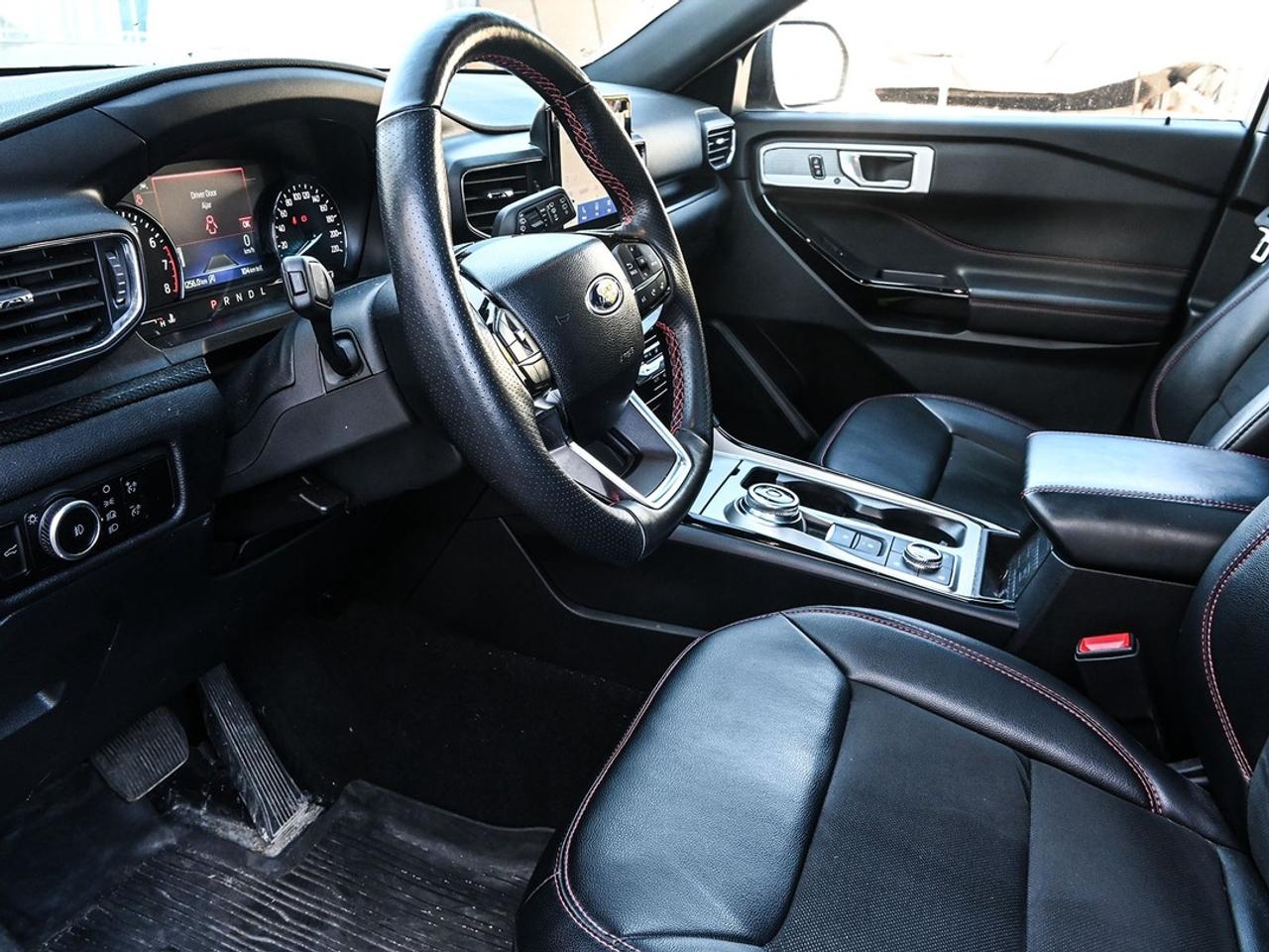 2024 Ford Explorer ST-Line Photo