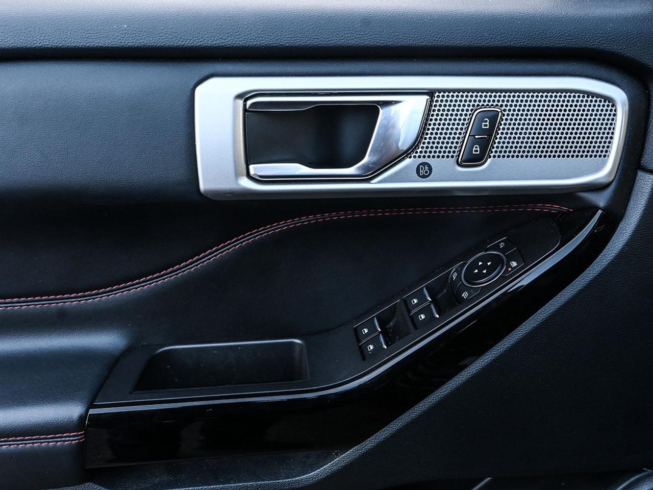 2024 Ford Explorer ST-Line Photo