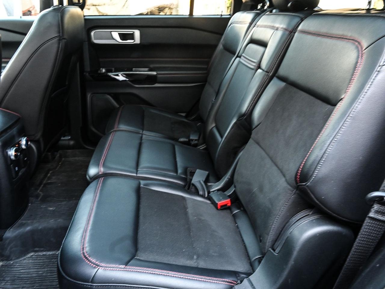 2024 Ford Explorer ST-Line Photo