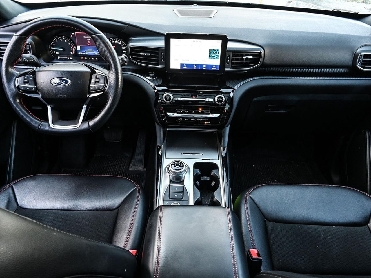 2024 Ford Explorer ST-Line Photo