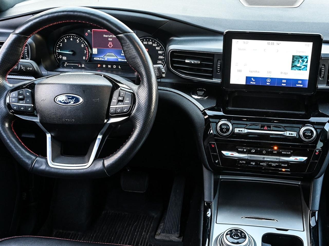 2024 Ford Explorer ST-Line Photo