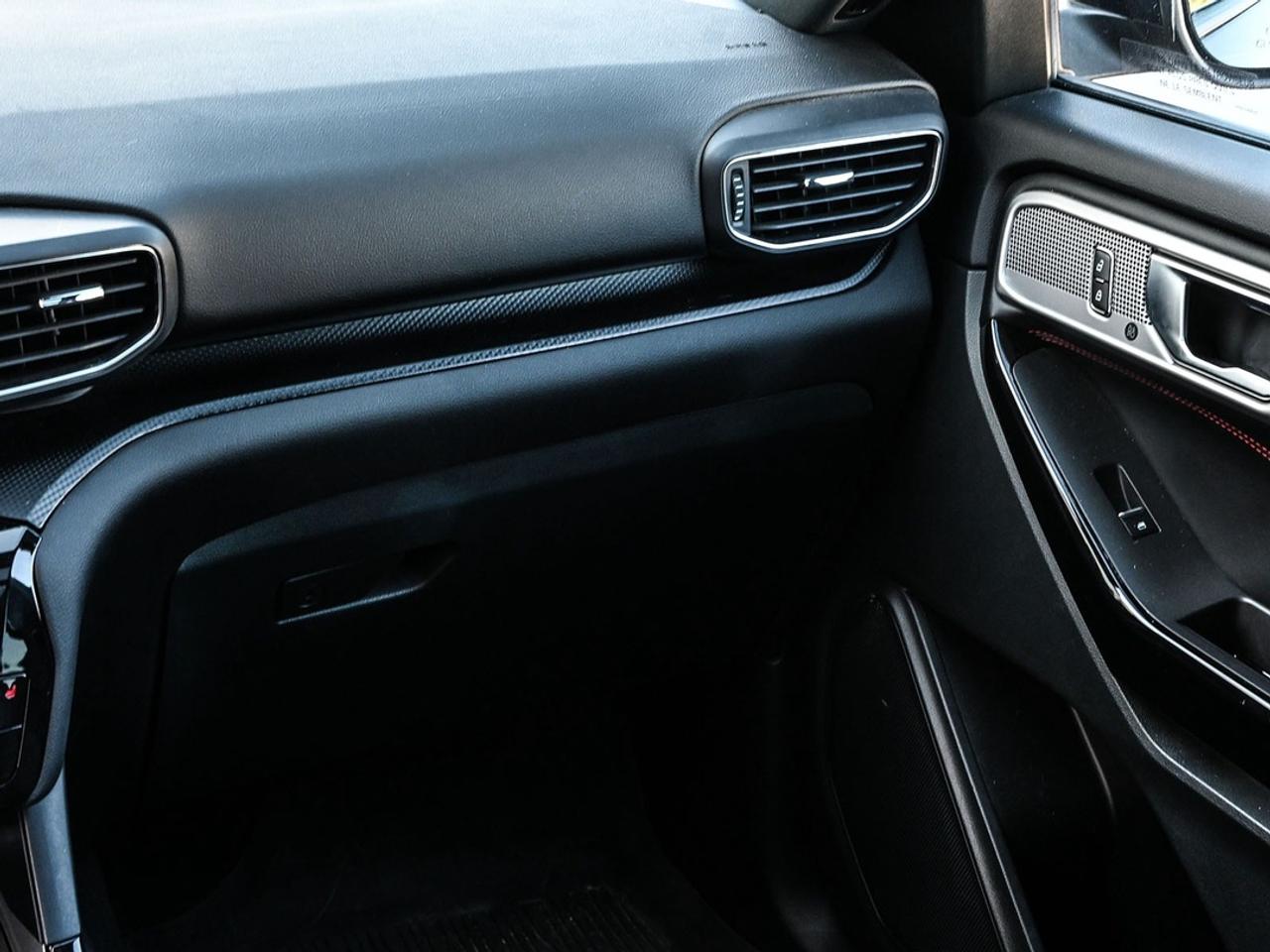 2024 Ford Explorer ST-Line Photo