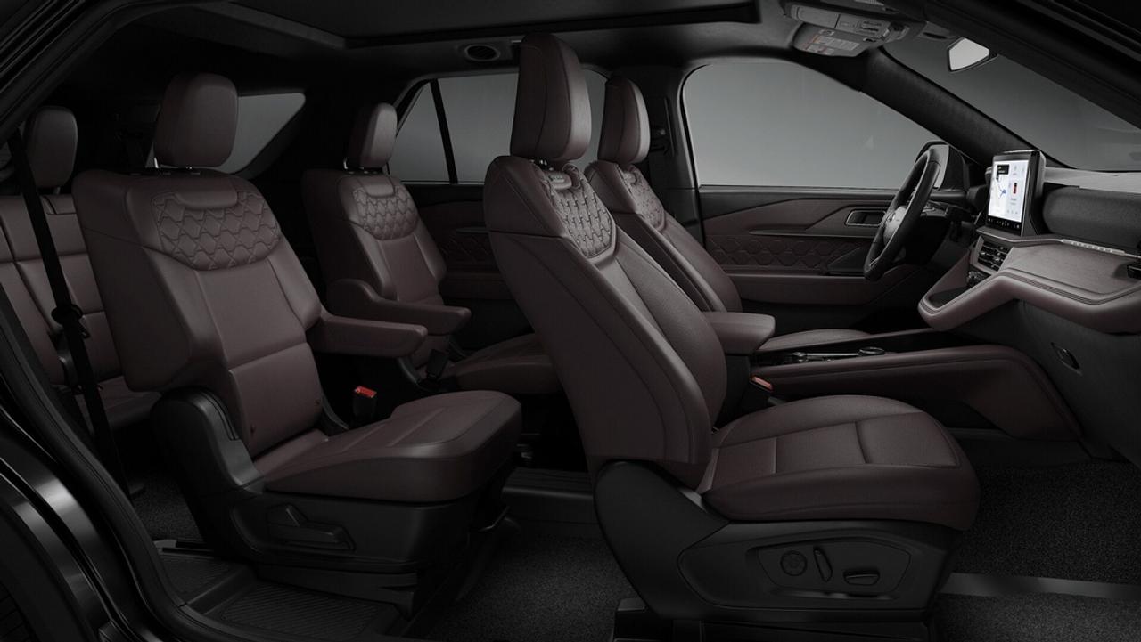 2026 Ford Explorer Platinum Photo