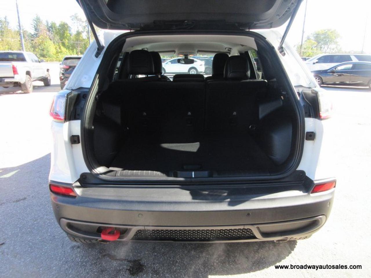 2021 Jeep Cherokee LOADED TRAIL-HAWK-MODEL 5 PASSENGER 3.2L - V6.. 4X4.. LEATHER.. HEATED SEATS & WHEEL.. BACK-UP CAMERA.. BLUETOOTH SYSTEM.. Photo