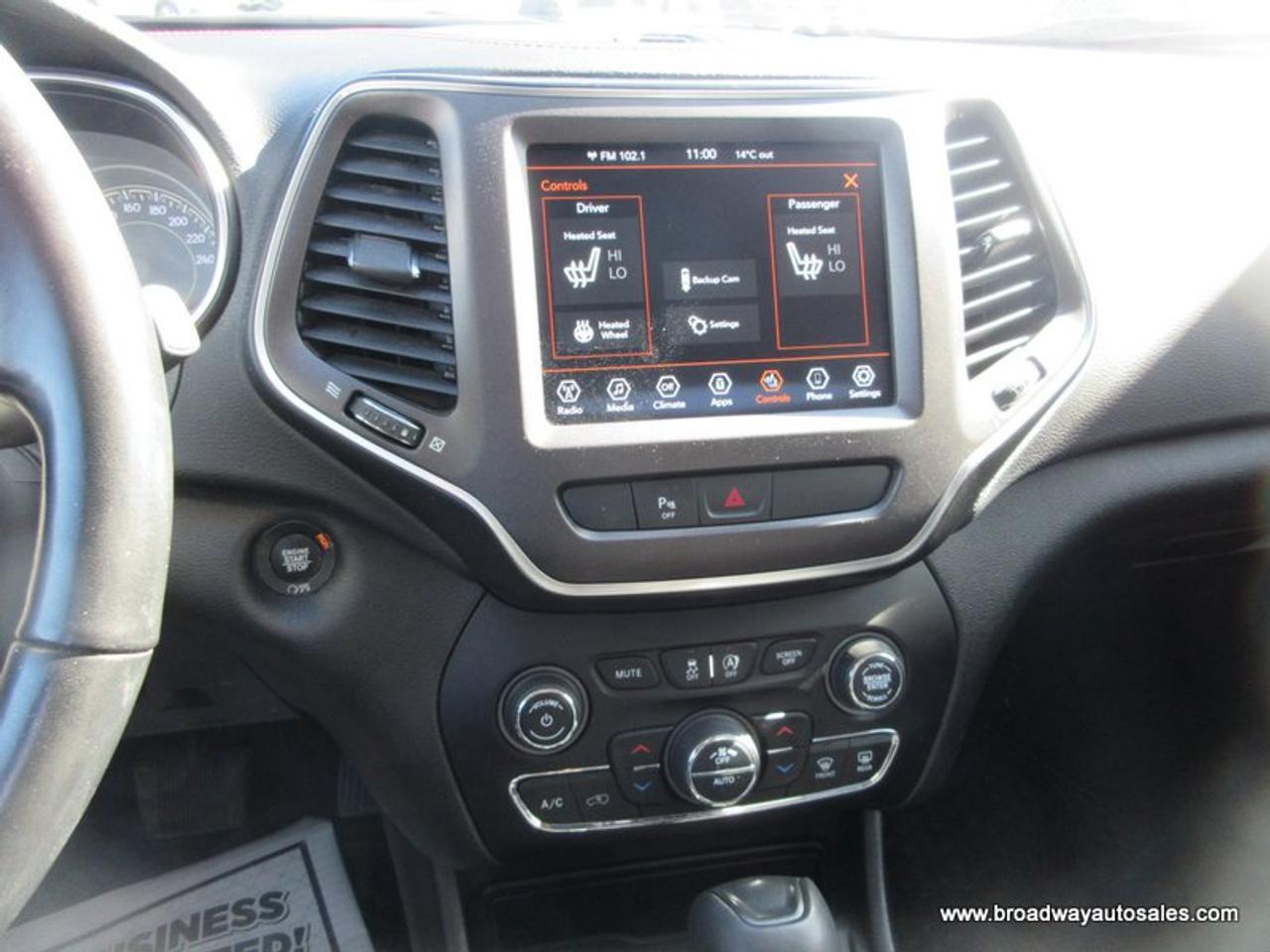 2021 Jeep Cherokee LOADED TRAIL-HAWK-MODEL 5 PASSENGER 3.2L - V6.. 4X4.. LEATHER.. HEATED SEATS & WHEEL.. BACK-UP CAMERA.. BLUETOOTH SYSTEM.. Photo