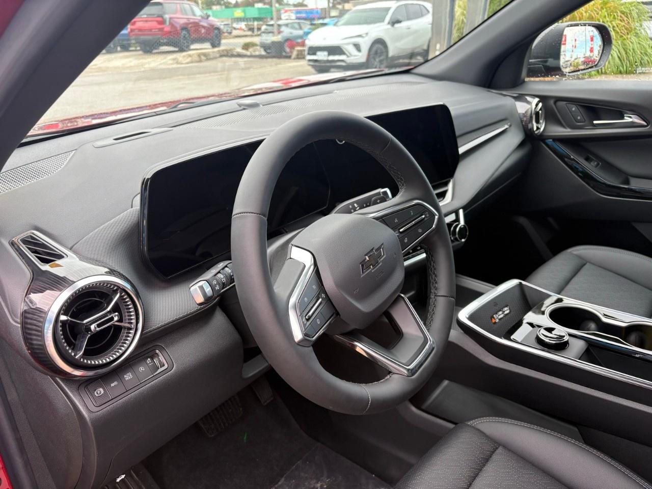 2027 Chevrolet Equinox AWD LT Photo3