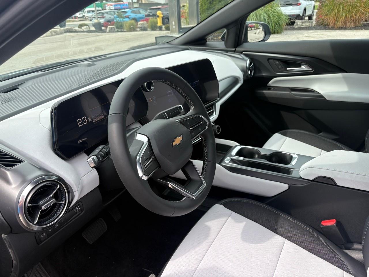 2027 Chevrolet Equinox EV 4dr LT2 w/PDE Photo