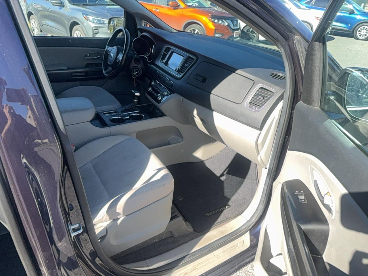 2019 Kia Sedona LX