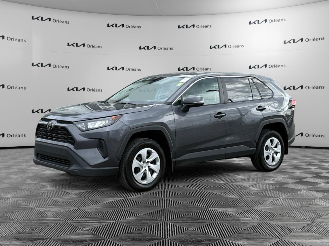 2022 Toyota RAV4 LE AWD Photo0